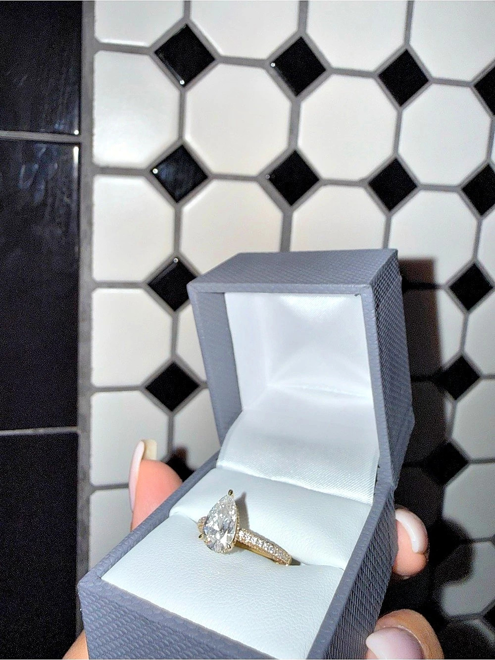 2 CT Pear Shaped 10K Engagement Ring Size 6